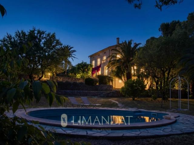 VILLA MOUGINS APERCU MER BEAU JARDIN