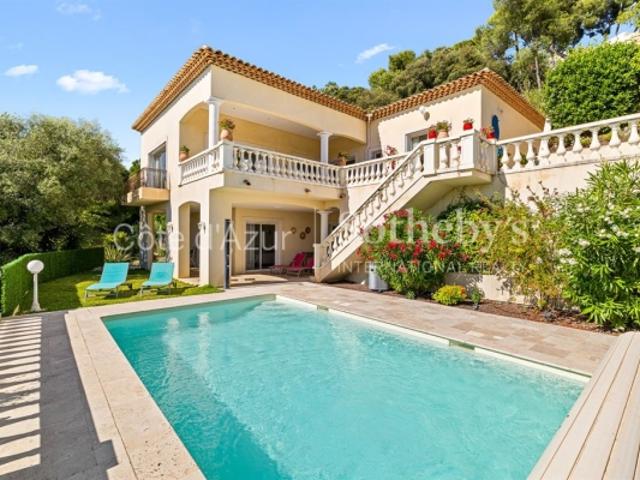 Villa néo provençale avec vue mer sur la colline des Collettes à Cagnes sur Mer