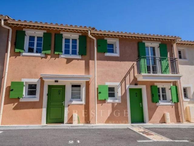 Villa neuve, 4 pièces, jardin avec un spa et un parking, La. 89m² La Garde Freinet