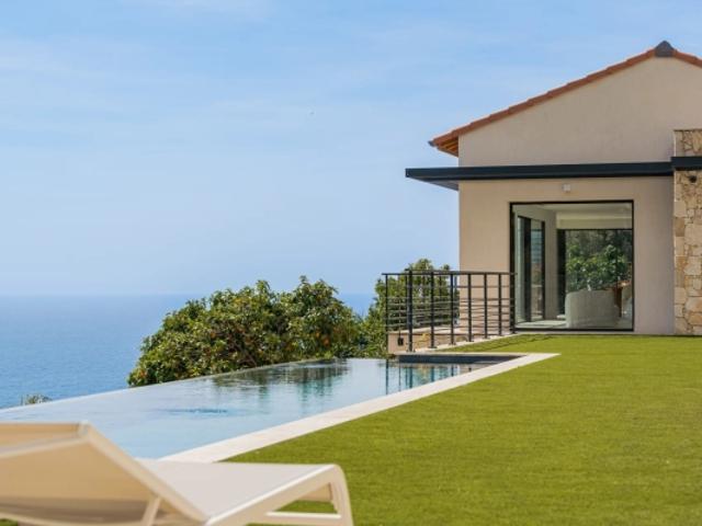 Villa neuve vue mer à vendre Roquebrune proche Monaco