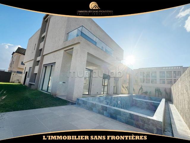 Villa neuve à vendre à Route d'Amizmiz, 500 m², Marrakech