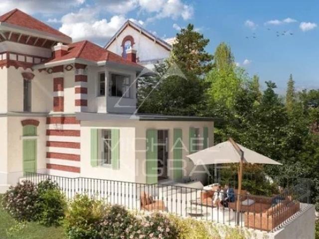 VILLA NEUVE AU COEUR DE LA VILLE D'HIVER
