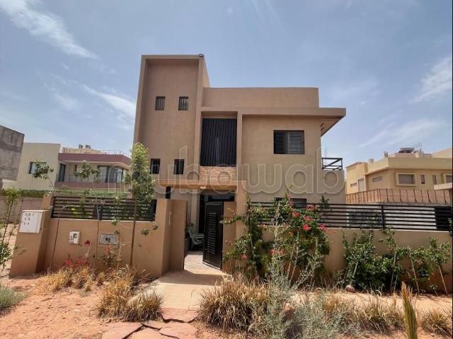 Villa neuve avec charme et piscine – Route d’Amezmiz – Excellent prix