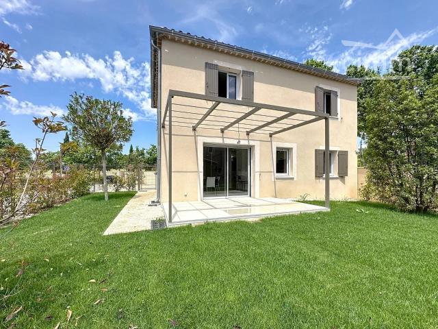Villa neuve avec garage