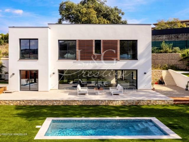 À Vendre Villa Pégomas avec Piscine, 5 Pièces, 154.8m²