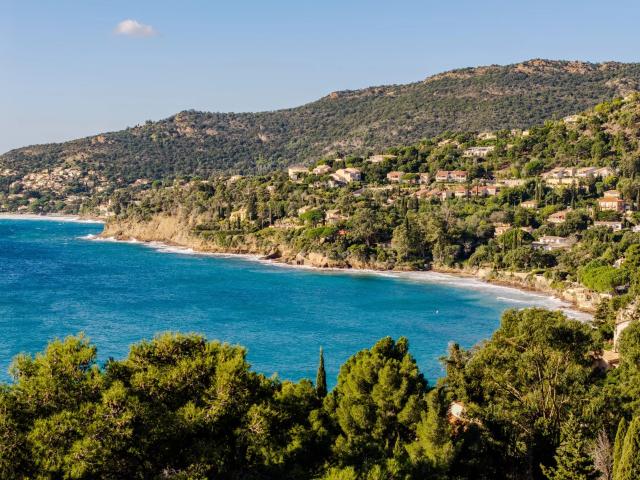 Villa Neuve d’Exception, Luxe Contemporain avec Vue Mer