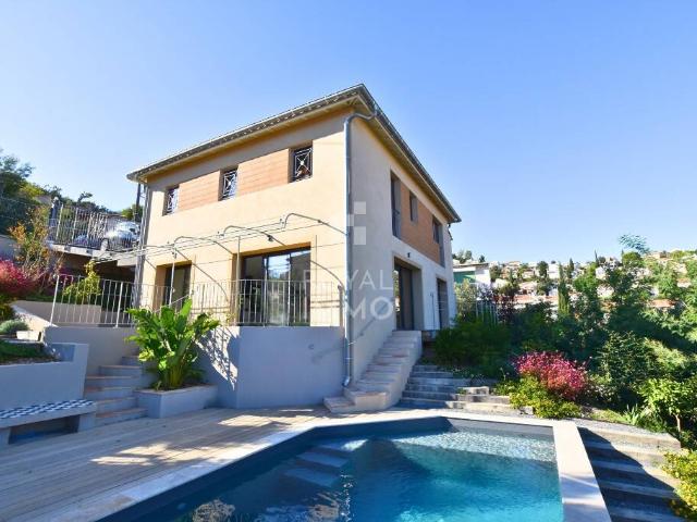 Villa neuve de 135 m² avec vue mer, piscine, sur un terrain de 7