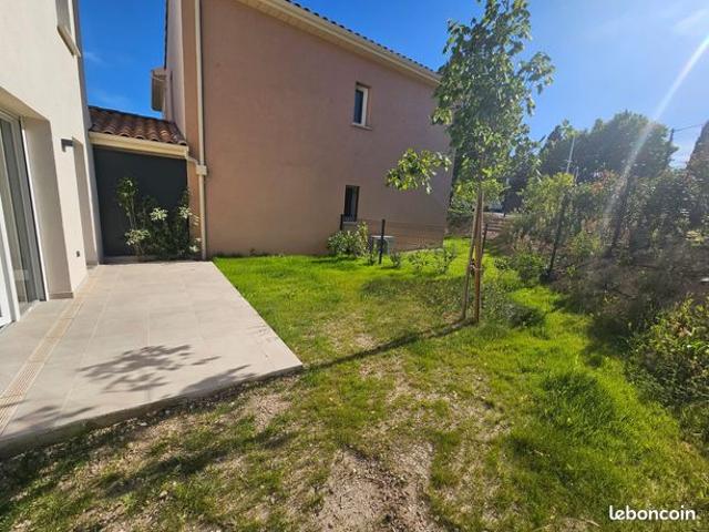 Villa neuve livrée: t4 avec jardin de 150m2 Ventabren