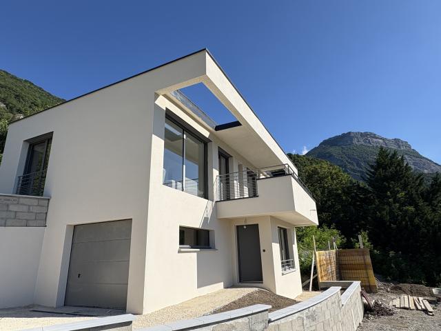 VILLA NEUVE MEUBLEE LA TRONCHE 4P+C