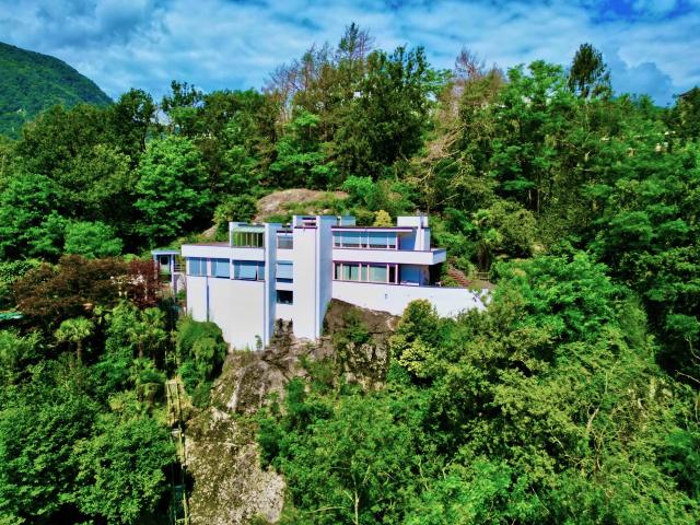 VILLA NIDO D'AQUILA. BESONDERE IMMOBILIE FÜR BESONDERE PERSÖNLICHKEITEN