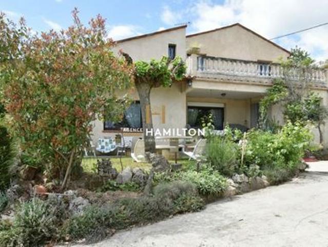 VILLA NON MITOYENNE DE TYPE T6 AVEC VUES, TERRASSES, PISCINE ET GARAGES