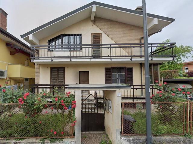 Villa nuova a Cesate