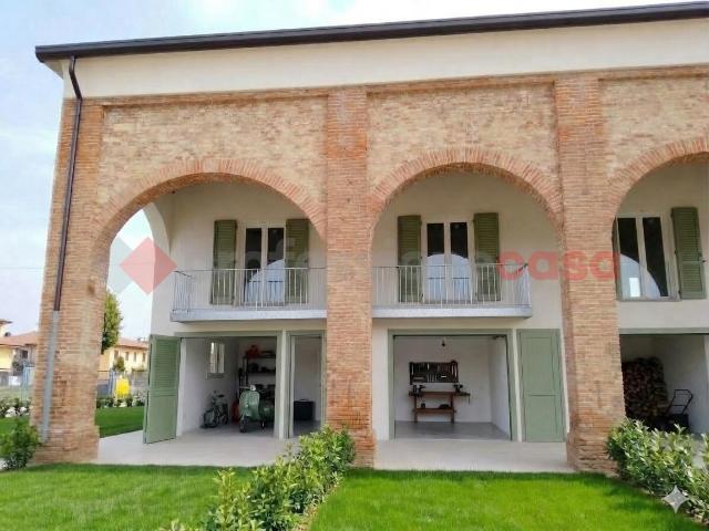 Villa nuova a Roveredo di Guà