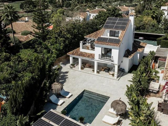 Villa, Nueva Andalucía 369m² Nueva Andalucia