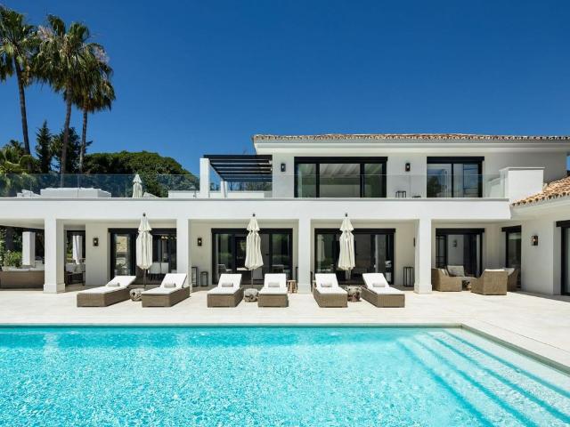 Villa, Nueva Andalucía 490m² Nueva Andalucia