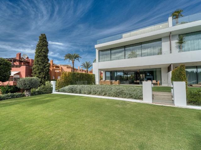 Villa, Nueva Andalucía 604m² Nueva Andalucia