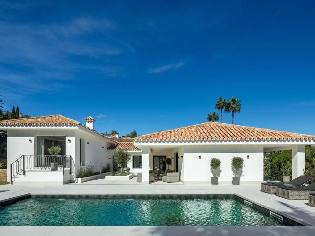 Villa, Nueva Andalucía 648m² Nueva Andalucia