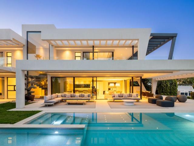 Villa, Nueva Andalucía 660m² Nueva Andalucia