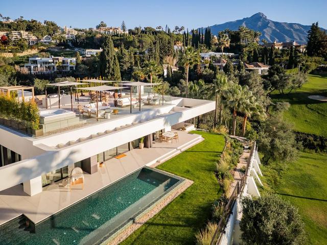 Villa, Nueva Andalucía 685m² Nueva Andalucia