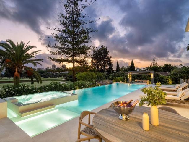 Villa, Nueva Andalucía 710m² Nueva Andalucia