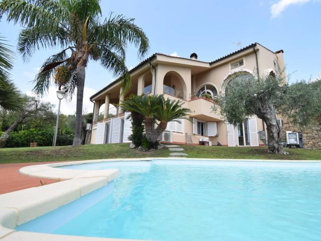 Villa o villino di 250 m2 a Diano Marina 250m² Diano Marina