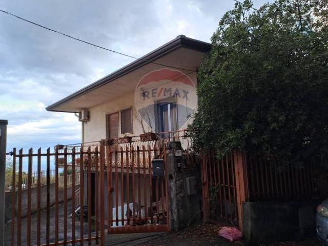Villa o villino in vendita a Zafferana Etnea, Petrulli