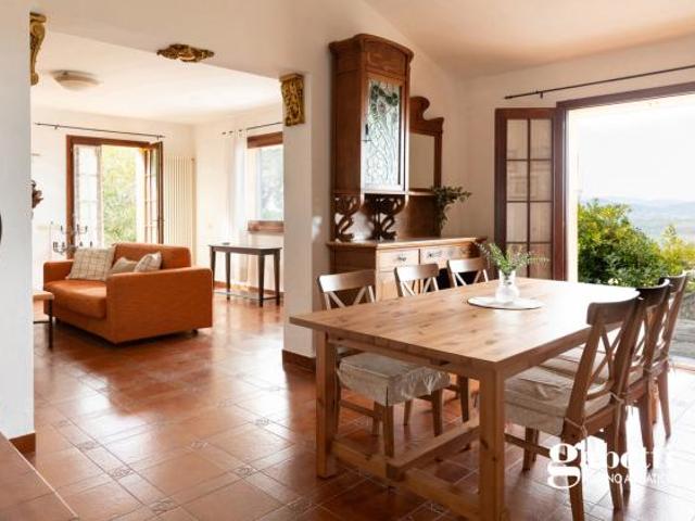 Villa o villino Tavullia. Rif.: MV012VRG