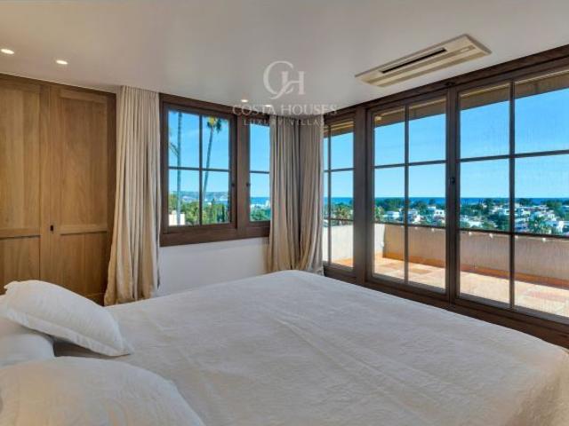 VILLA OLIVARA · JARDINES MEDITERRANEOS Y VISTAS AL MAR EN JAVEA, COSTA BLANCA