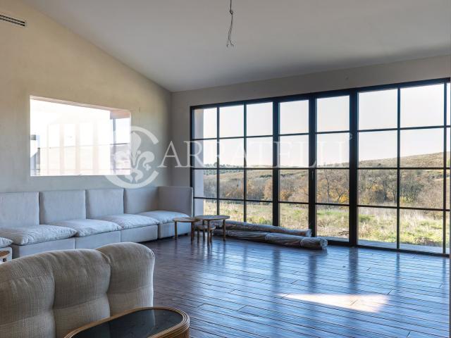 Villa panoramica con piscina a sfioro e spa, tra Capalbio e. 742m² Manciano