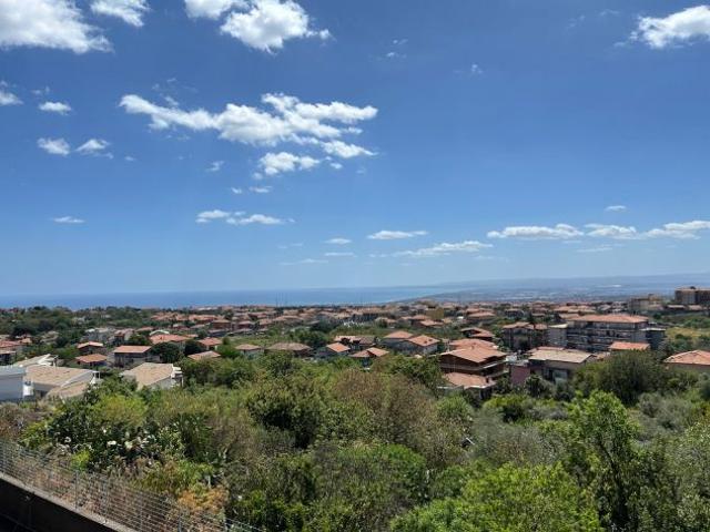 Villa panoramica Vista Mare in vendita a Gravina di Catania