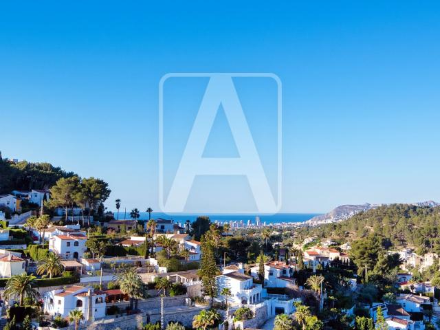 Villa para reformar en venta en Benissa, en urbanización Mon. 157m² Benissa