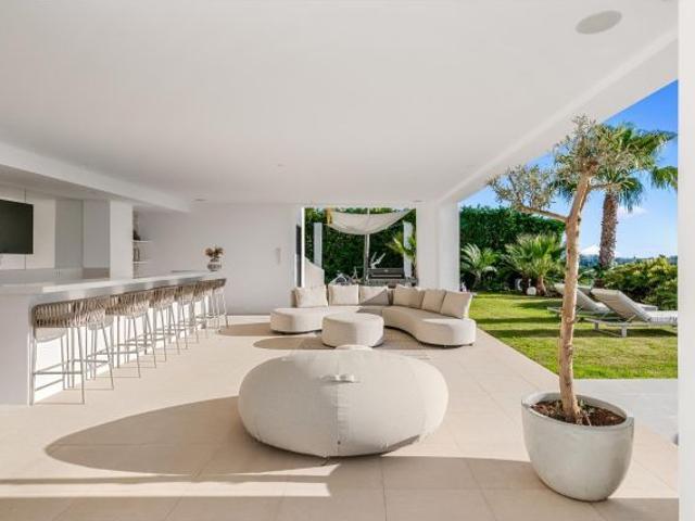 Villa Paraíso — Villa Contemporánea de Lujo con Vistas Panorámicas al Mar, Golf y Montaña