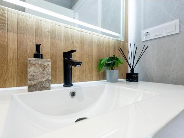 Villa pareada con 2 dormitorios y piscina privada en Golf Resort a la venta Orihuela