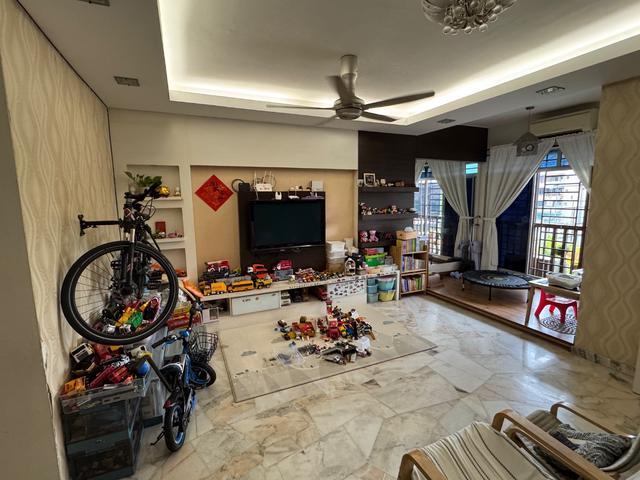 Villa Park Condominium Renovated Bukit Serdang Freehold