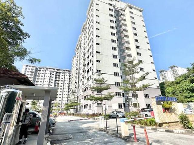 Villa Pavilion Condominium Bukit Serdang Seri Kembangan for Sale