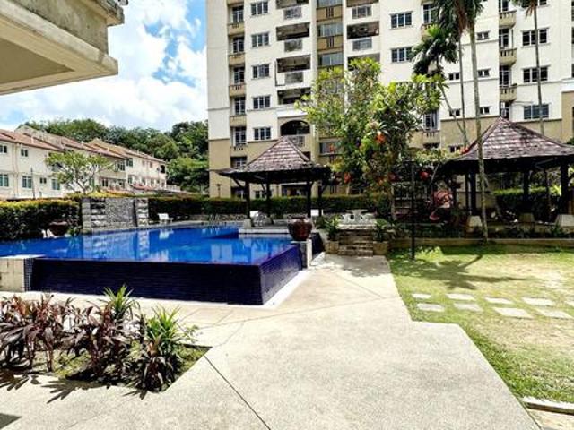 Villa Pavillion Condominium Seri Kembangan House For Sale
