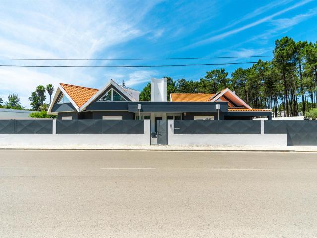 Villa Perto de Lisboa e Praia com piscina 635m² Corroios