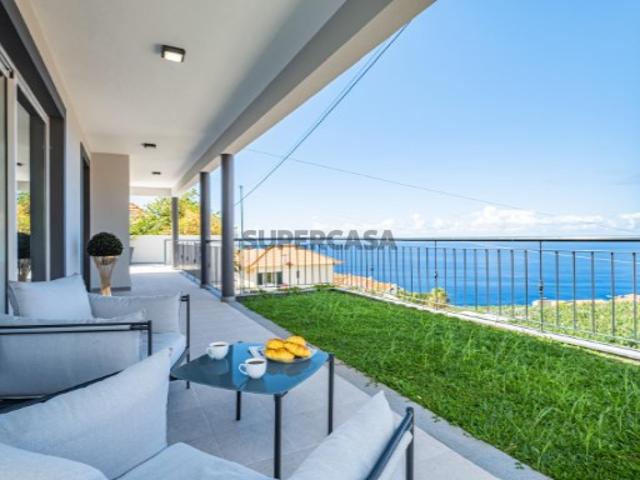 Villa perfeita em rua calma, ideal para uma vida tranquila