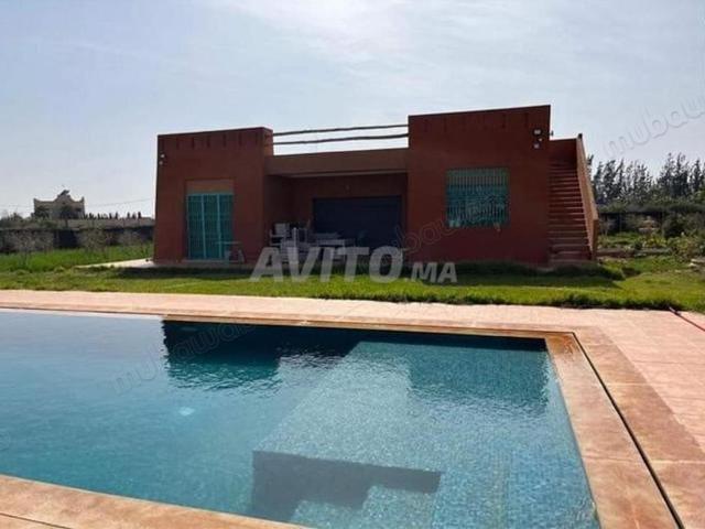 Villa piscine et terrain agricole 8900m² Issen