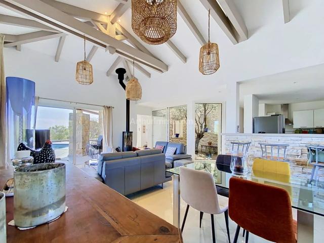Villa piscine et vue mer au calme, sans vis à vis 145m² Lumio