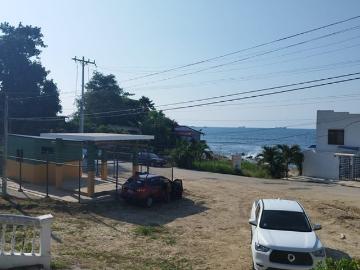 Villa playera en Ballenita