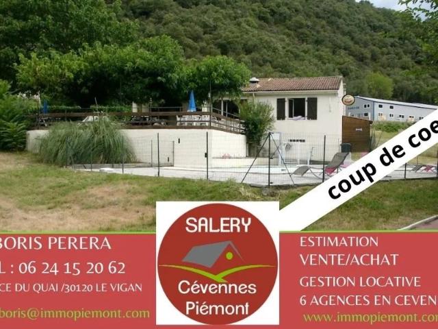 Villa plain pied avec grand terrain et piscine bord ee riviere