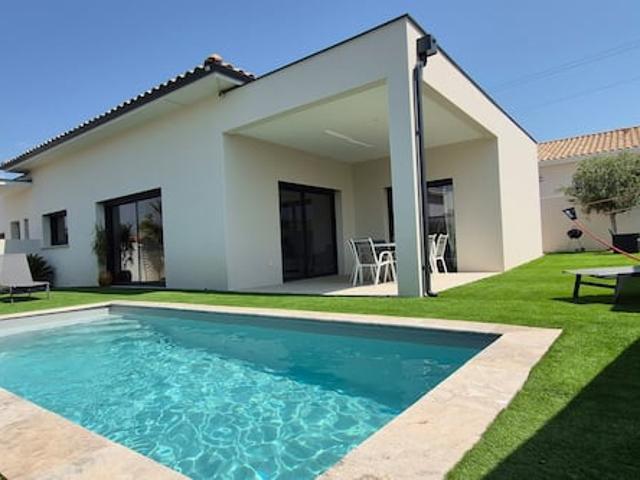 Villa plain pied avec piscine