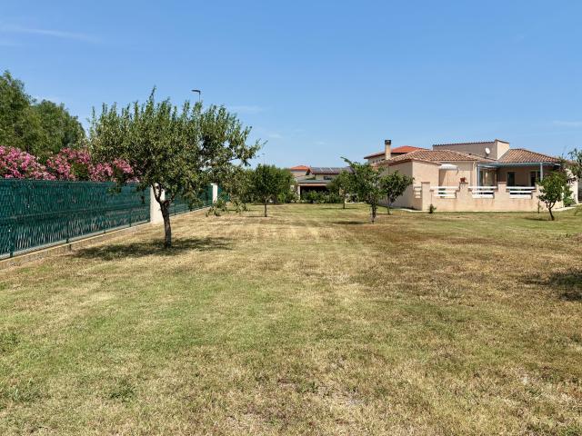 VILLA PLAIN PIED DE 175 M2 HABITABLE, SITUÉE AU CALME, AVEC PISCINE, DOUBLE GARAGE