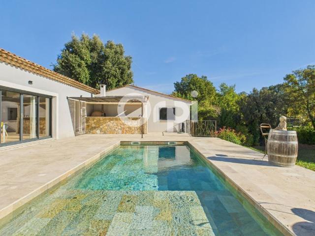VILLA PLAIN PIED PRESTATIONS HAUT DE GAMME DOUBLE GARAGES SPACIEUX POOL HOUSE AVEC CUISINE D'ÉTÉ NEUF CALME ABSOLU SECTEUR RECHERCHE PROCHE PLAINE ET COMMODITÉS
