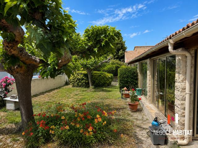villa plain pied sur 460 m2 de terrain