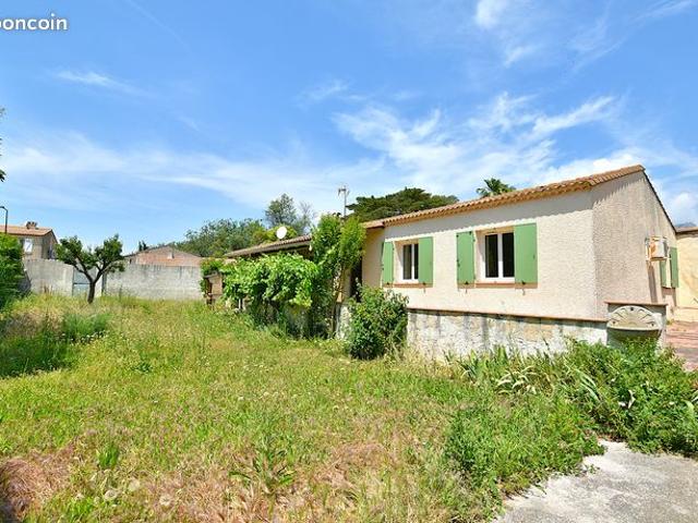 Villa plain pied sur terrain de 638m²