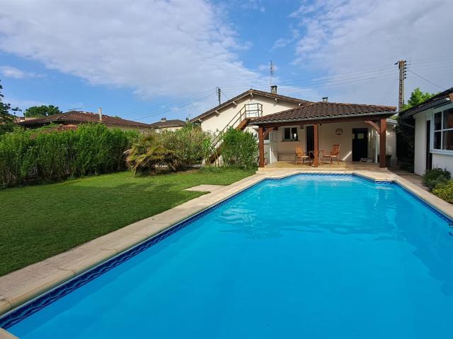 Villa plain pied type 3, commodités à pieds, jardin et pisci. 66m² Villeneuve sur Lot