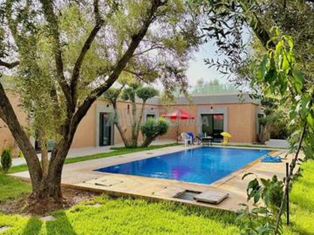 Villa de Plain Pied Titrée 1716 m² pas de piste