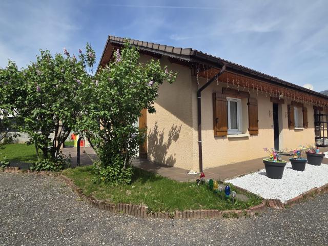 Villa plain pied 100 m2 3 chambres + bureau Jardin clos 597 m2 Secteur calme et ensoleillé à Scionzier